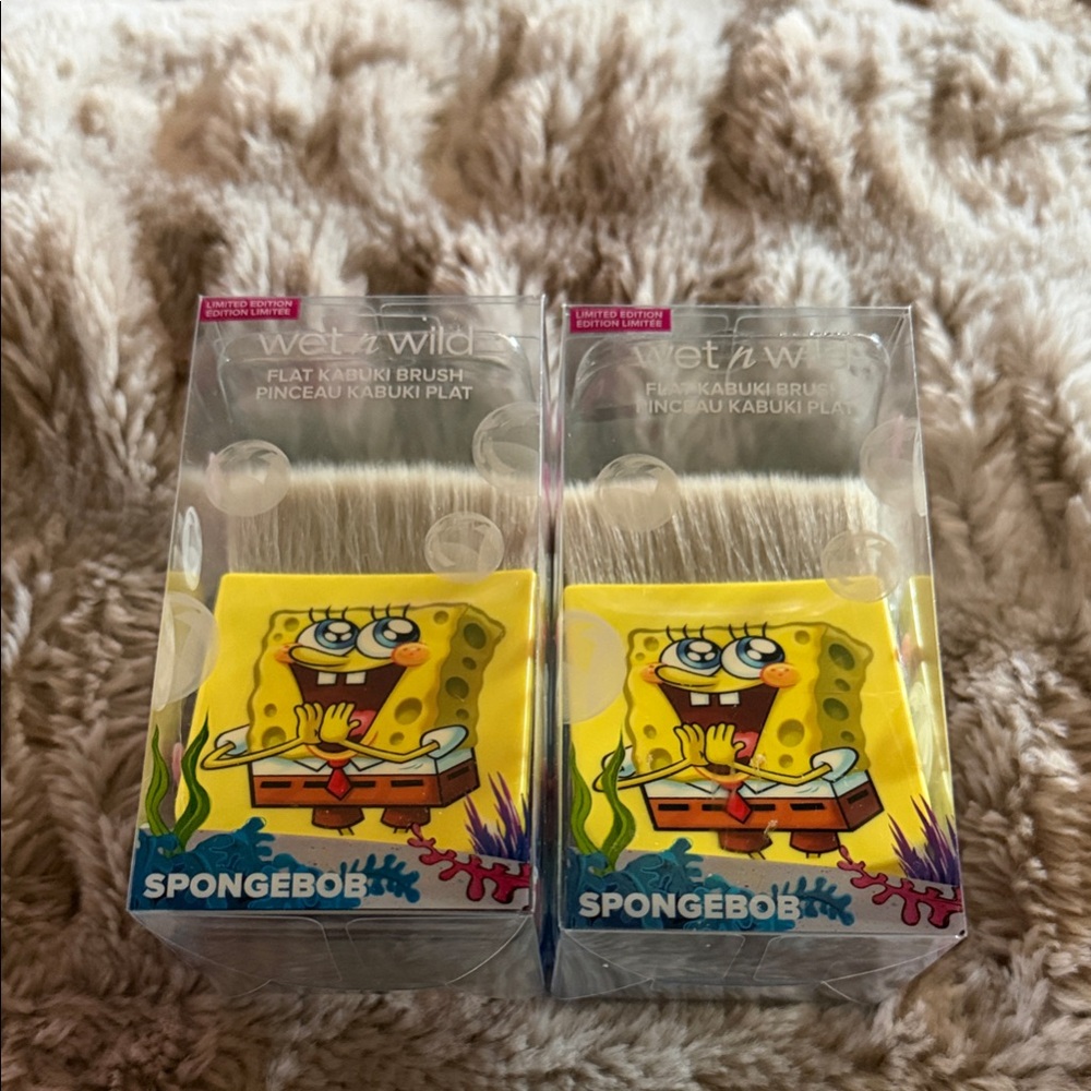 wet n wild SpongeBob Yellow Flat Kabuki Brush - Pair